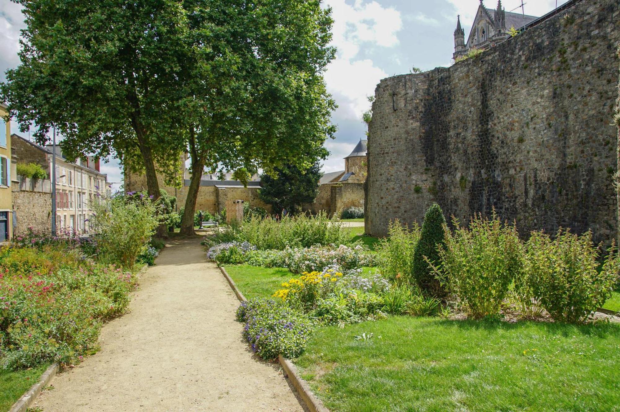 Maison Avec Vue Sur La Cathedrale Le Mans Extérieur photo